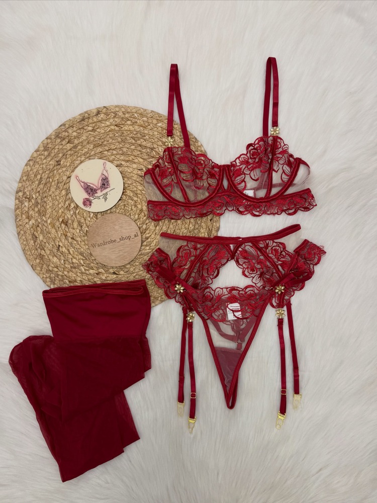 Женский комплект белья бордово – обзор и цена Lace Bralette Set